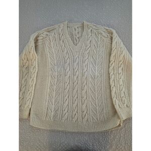 Handmade Cable knit fisherman chunky v-neck, ivory.